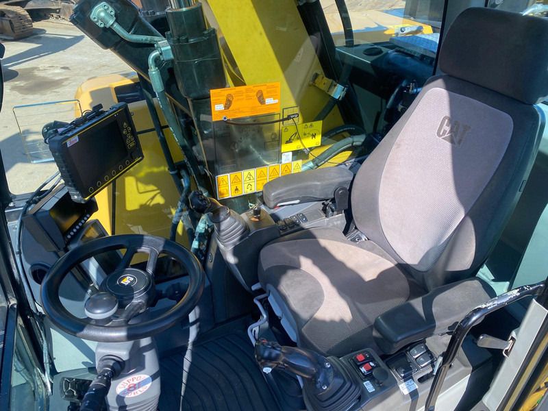 2018 Caterpillar M317F wheel excavator interior view 2018 Caterpillar M317F wheel excavator interior view