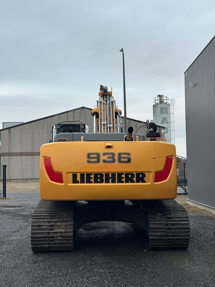 2018 Liebherr R936LC crawler excavator, rear view 2018 Liebherr R936LC crawler excavator, rear view