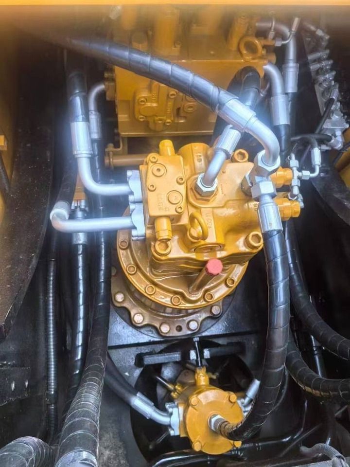 2024 Sany SY215C crawler excavator hydraulic pump detail