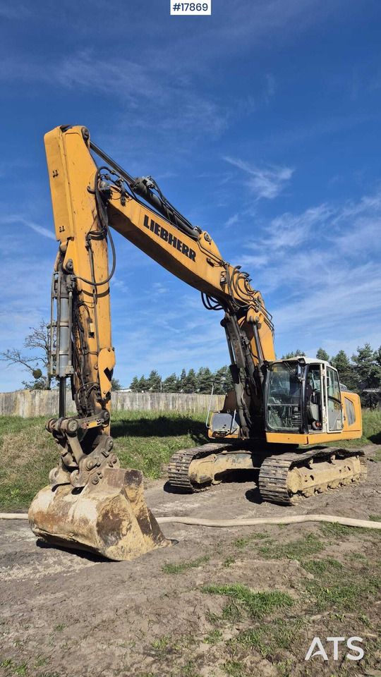 2015 Liebherr R936 NLC crawler excavator, front three-quarter view