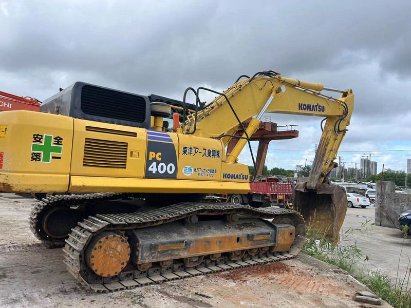 2020 Komatsu PC400-8 crawler excavator, side profile view 2020 Komatsu PC400-8 crawler excavator, side profile view