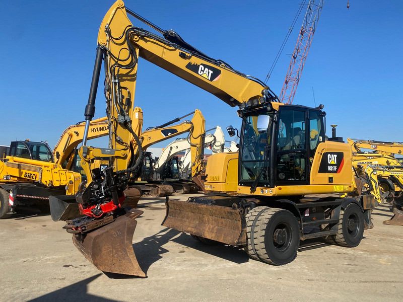 2018 Caterpillar M317F wheel excavator, side view 2018 Caterpillar M317F wheel excavator, side view