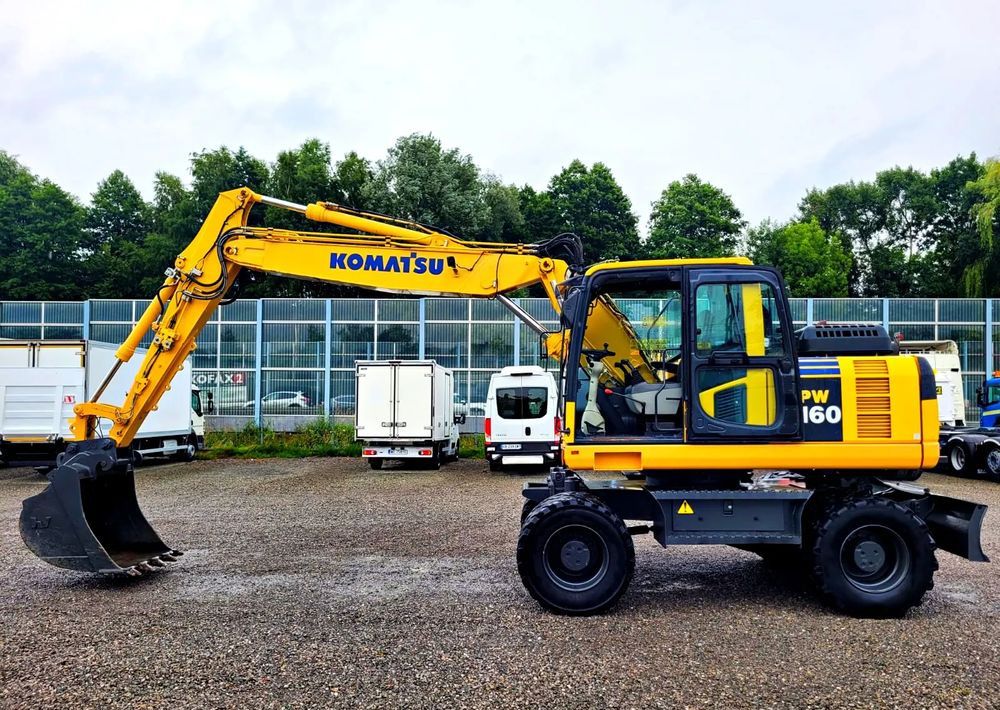 2016 Komatsu PW160-8 wheel excavator, side view