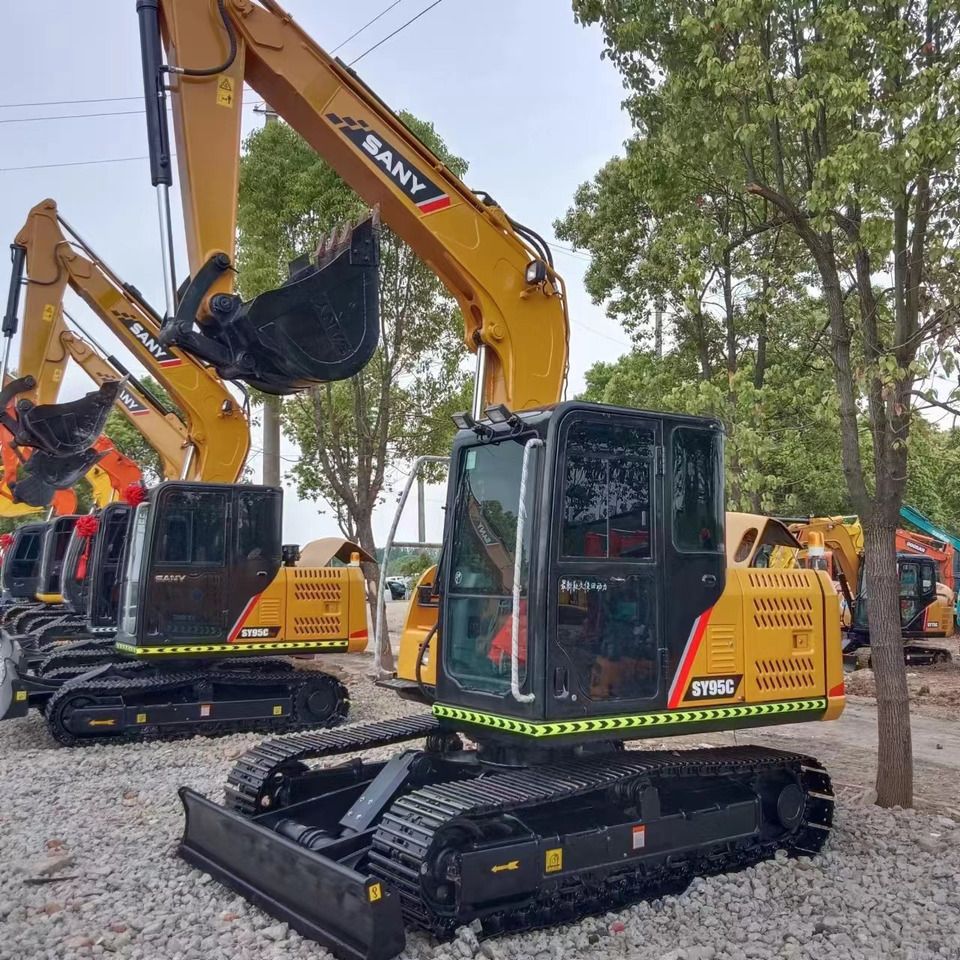 2021 Sany SY95C mini excavator, front three-quarter view 2021 Sany SY95C mini excavator, front three-quarter view