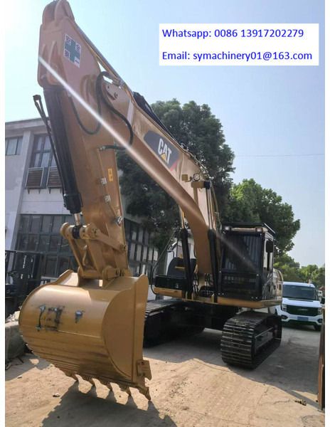 Гусеничный экскаватор 2023 Caterpillar 320D2, передний вид три четверти