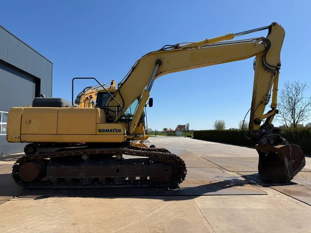 2005 Komatsu PC290NLC-7K crawler excavator side view 2005 Komatsu PC290NLC-7K crawler excavator side view