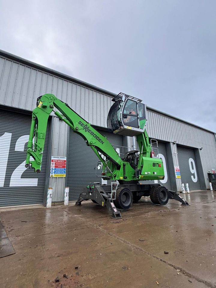 2018 Sennebogen 817E material handler, side view 2018 Sennebogen 817E material handler, side view
