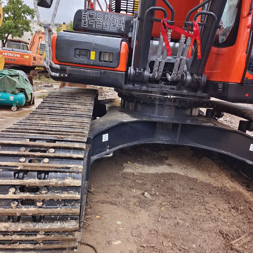 2024 Doosan DX340LC crawler excavator, rear-side view 2024 Doosan DX340LC crawler excavator, rear-side view