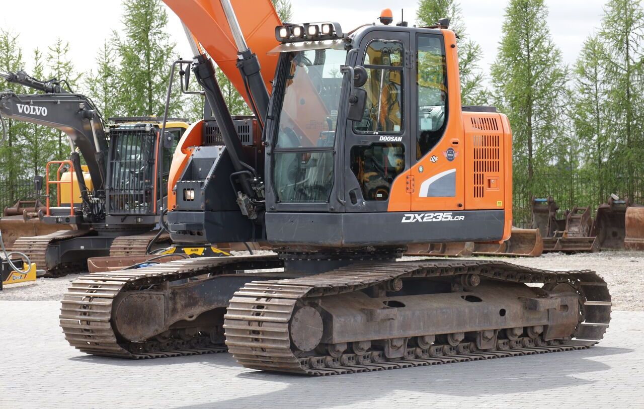 2020 Doosan DX235LCR crawler excavator, side view 2020 Doosan DX235LCR crawler excavator, side view
