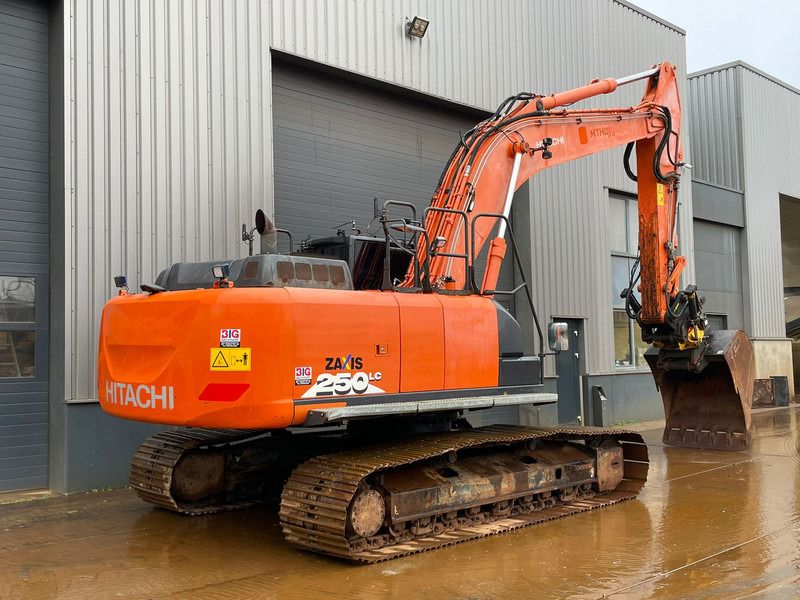 2018 Hitachi Zaxis 250LC crawler excavator rear three-quarter view 2018 Hitachi Zaxis 250LC crawler excavator rear three-quarter view