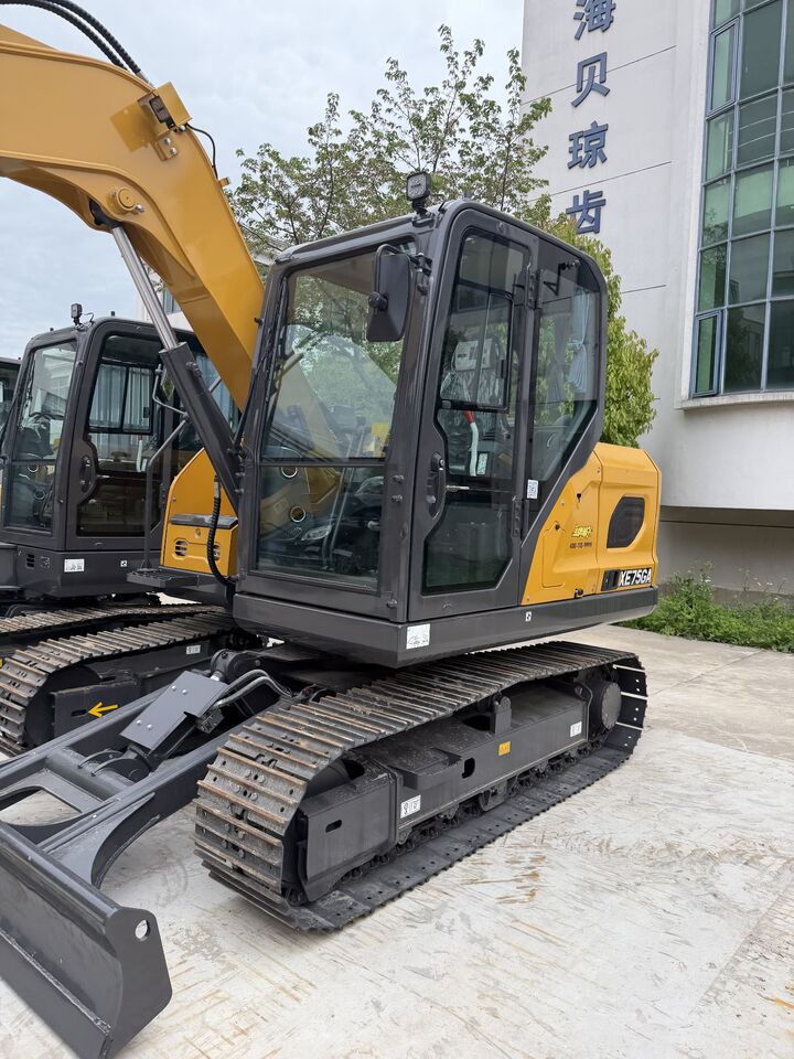 2026 XCMG XE75GA mini excavator side view 2026 XCMG XE75GA mini excavator side view