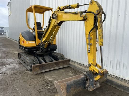 2013 Kubota KX61-3 mini excavator, front three-quarter view 2013 Kubota KX61-3 mini excavator, front three-quarter view