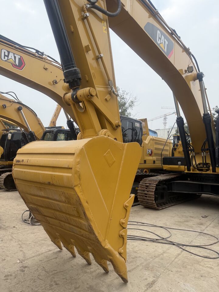 2024 Caterpillar 336D crawler excavator bucket and boom view