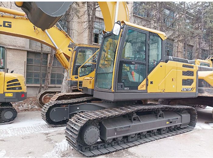 2026 SDLG E6215F crawler excavator, side profile view 2026 SDLG E6215F crawler excavator, side profile view