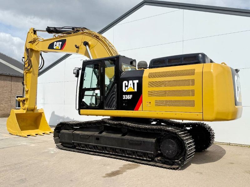 2016 Caterpillar 336F crawler excavator side view 2016 Caterpillar 336F crawler excavator side view