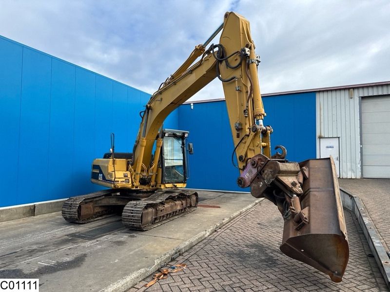 2001 Caterpillar 318B crawler excavator, side view