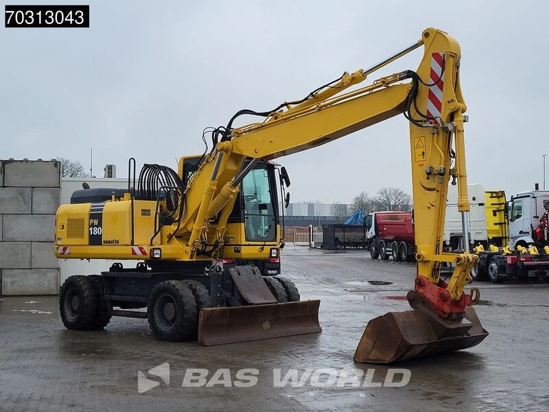 2016 Komatsu PW180-7E0 wheel excavator side view