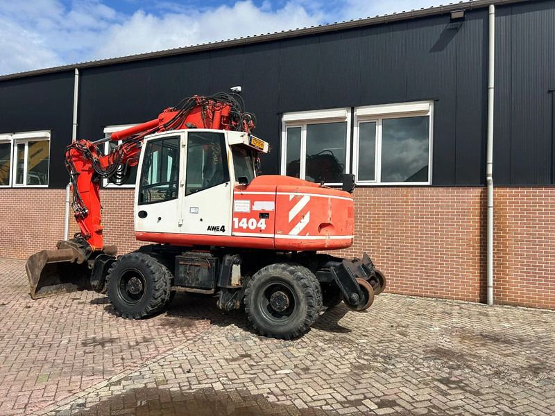 2004 Atlas 1404 wheel excavator, side view