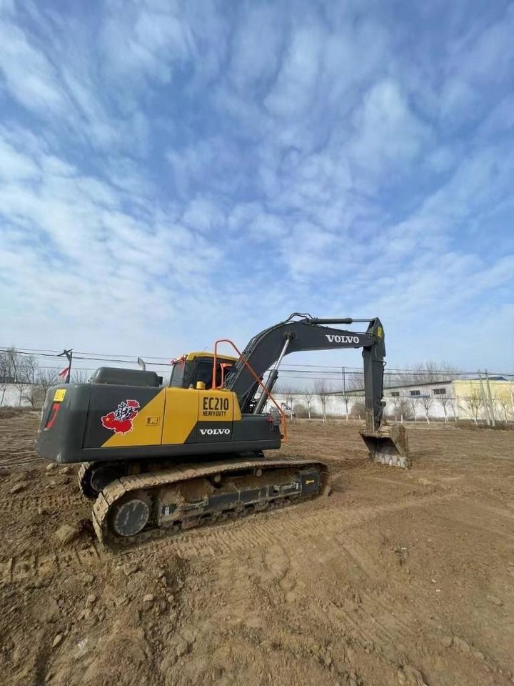 2023 Volvo EC210D crawler excavator, side view 2023 Volvo EC210D crawler excavator, side view