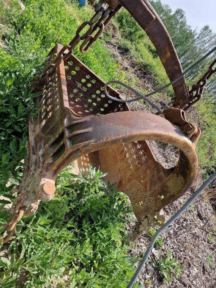 1996 Liebherr 832 SEILBAGGER dragline bucket detail 1996 Liebherr 832 SEILBAGGER dragline bucket detail