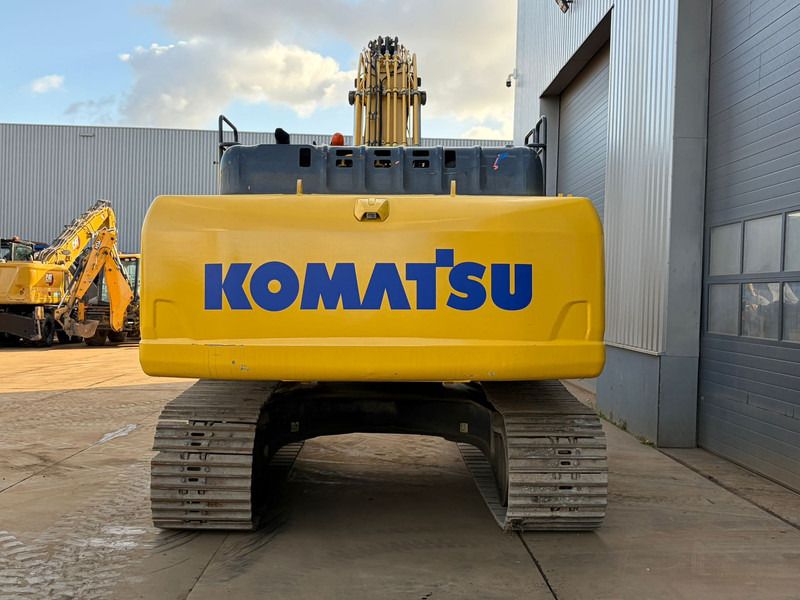 2015 Komatsu PC360LC-10 crawler excavator, rear view 2015 Komatsu PC360LC-10 crawler excavator, rear view