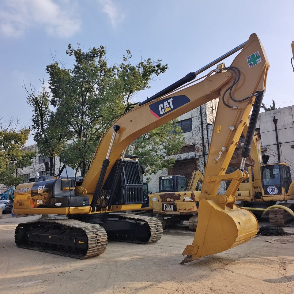 2025 Caterpillar 330D crawler excavator side view 2025 Caterpillar 330D crawler excavator side view