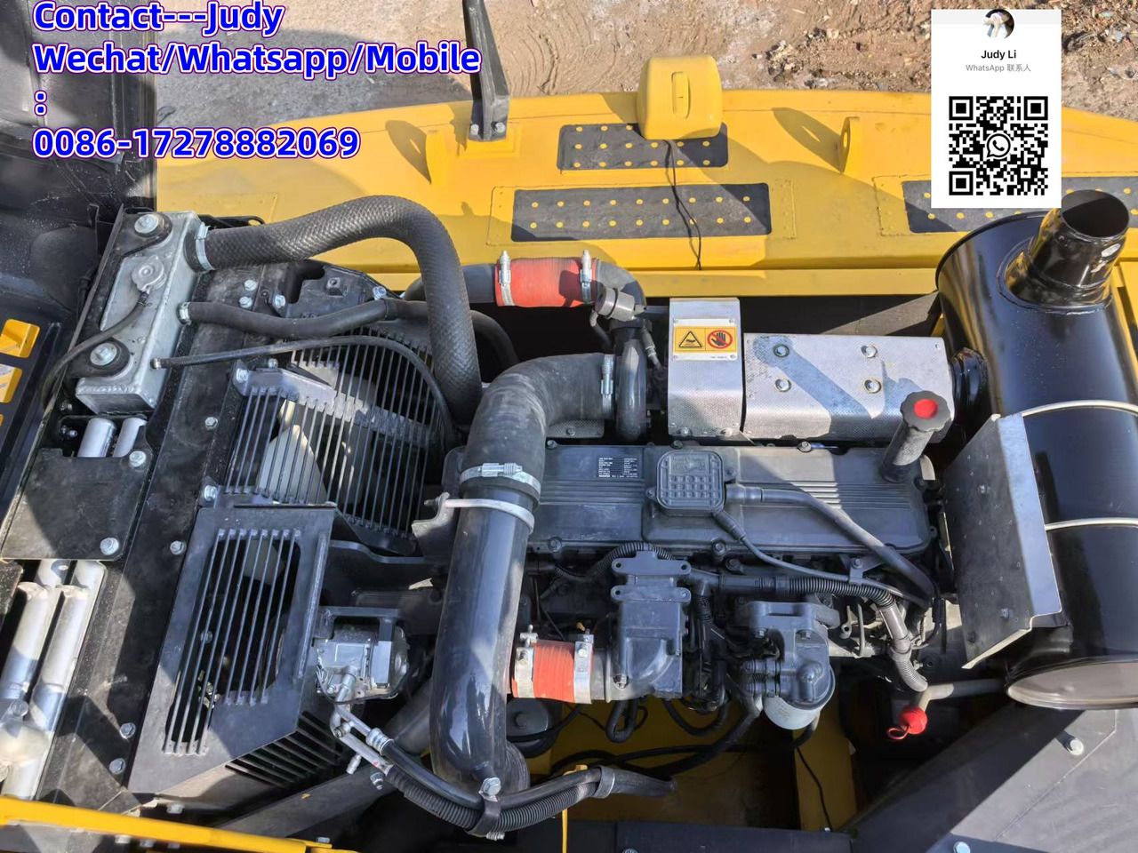 2021 Komatsu PC300-8 crawler excavator engine compartment view 2021 Komatsu PC300-8 crawler excavator engine compartment view