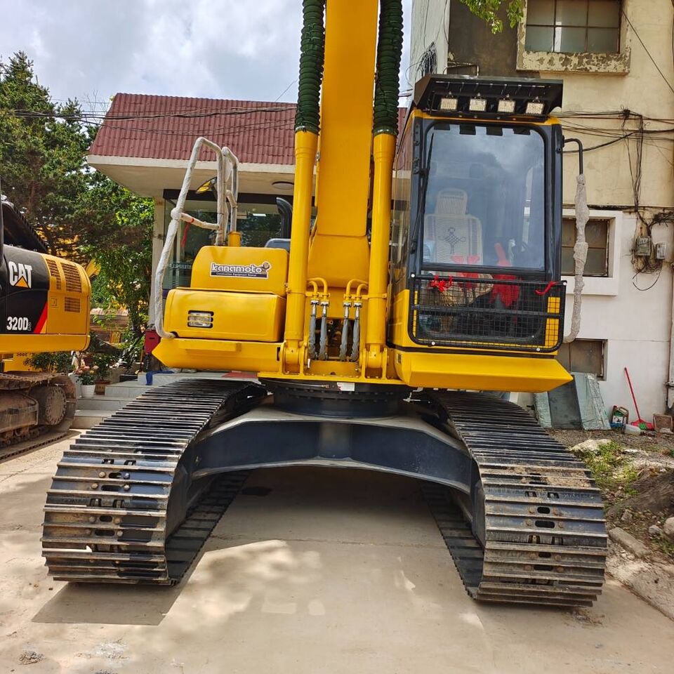 2024 Komatsu PC220 crawler excavator, front view 2024 Komatsu PC220 crawler excavator, front view