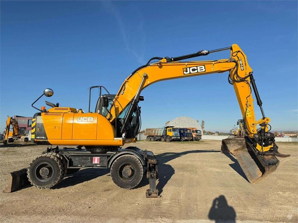 2016 JCB JS175W T4I wheel excavator, side profile view 2016 JCB JS175W T4I wheel excavator, side profile view