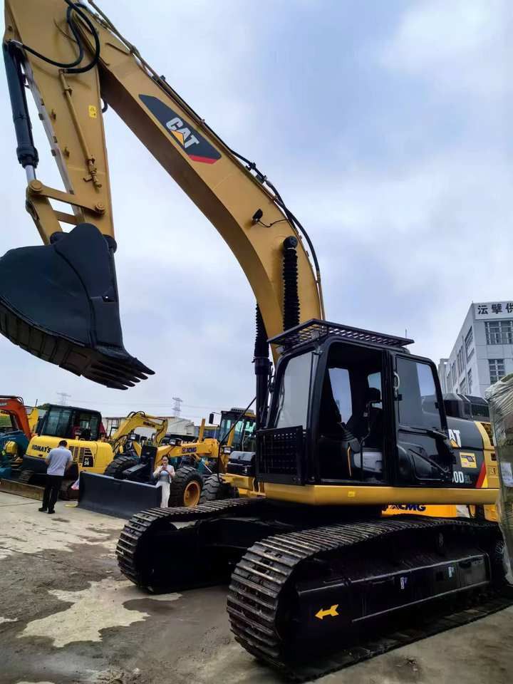 2022 Caterpillar 330D2L crawler excavator, front three-quarter view