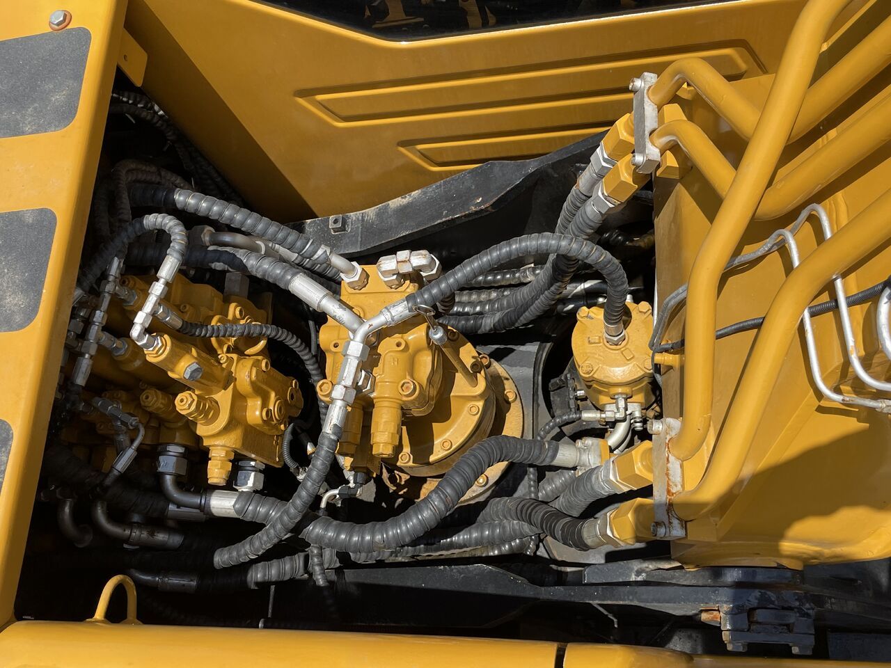 2023 Sany SY135C crawler excavator hydraulic pump compartment 2023 Sany SY135C crawler excavator hydraulic pump compartment