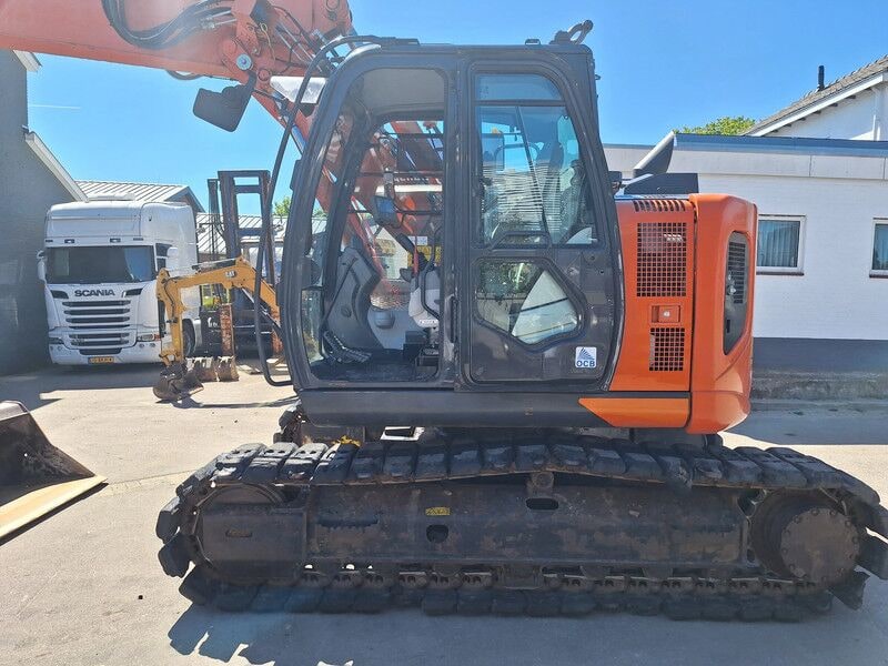 2019 Hitachi ZX135US-6 crawler excavator side view 2019 Hitachi ZX135US-6 crawler excavator side view