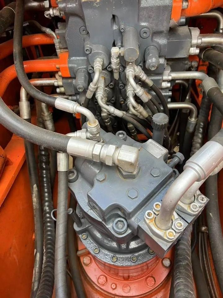 2024 Doosan DX225LC-9C crawler excavator hydraulic pump detail 2024 Doosan DX225LC-9C crawler excavator hydraulic pump detail