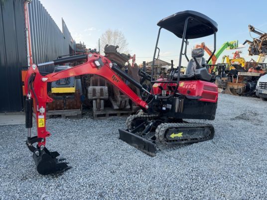JPC HT20 mini excavator, side view