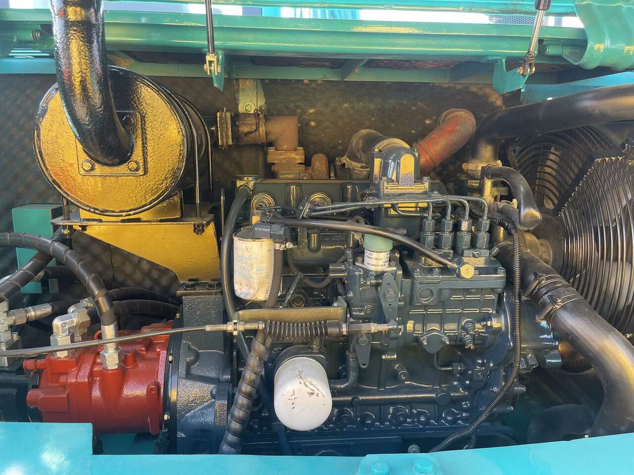 2023 Sunward SWE90 crawler excavator engine compartment view 2023 Sunward SWE90 crawler excavator engine compartment view