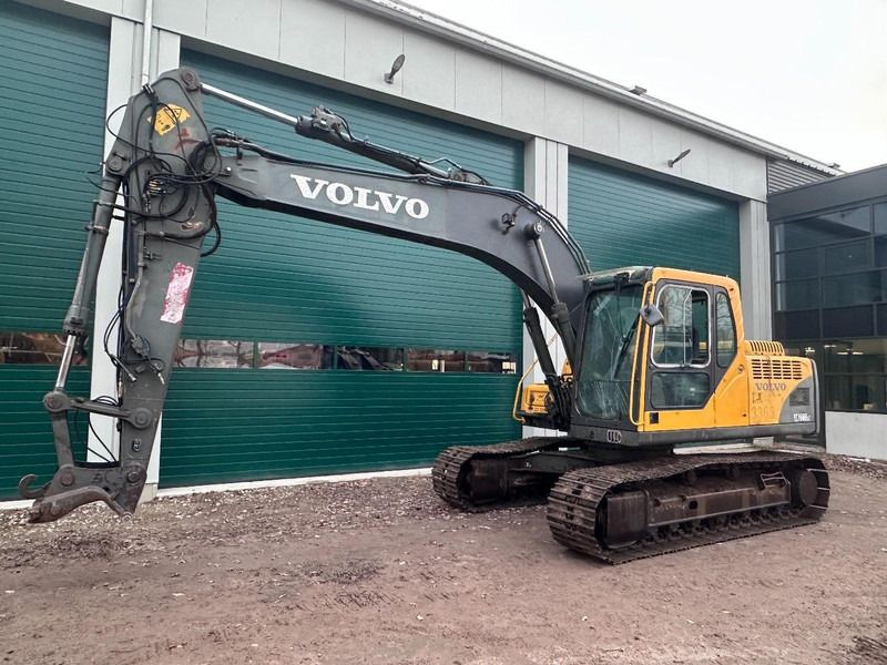 2003 Volvo EC160BL crawler excavator side view 2003 Volvo EC160BL crawler excavator side view