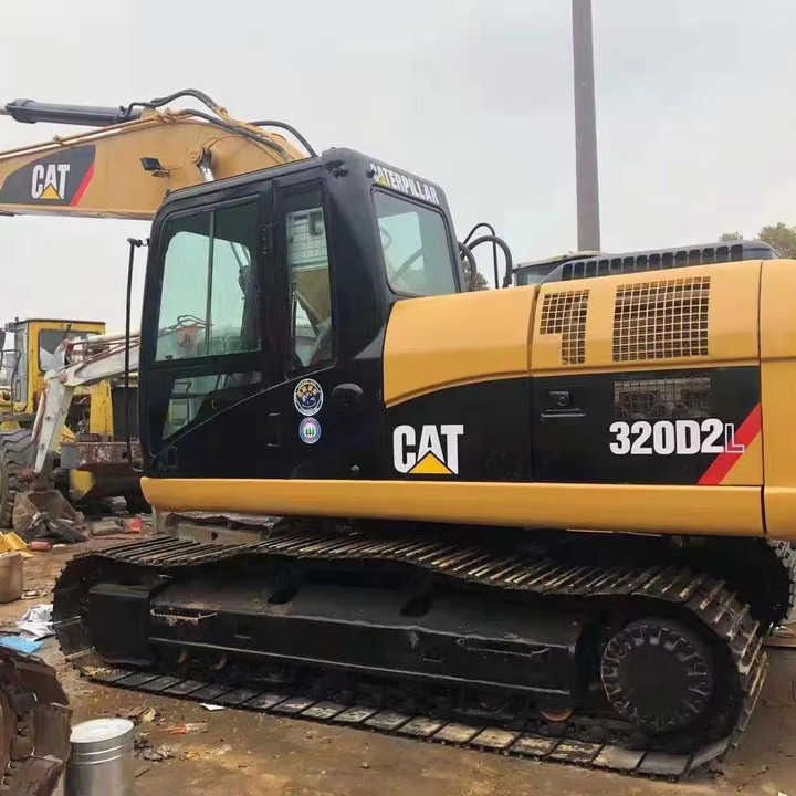 Escavatore cingolato Caterpillar 320D2L del 2024, vista laterale