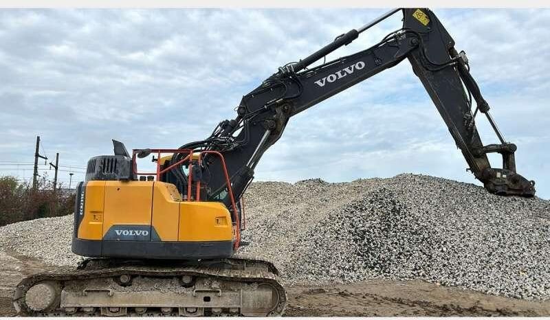 2019 Volvo ECR235EL crawler excavator side view 2019 Volvo ECR235EL crawler excavator side view