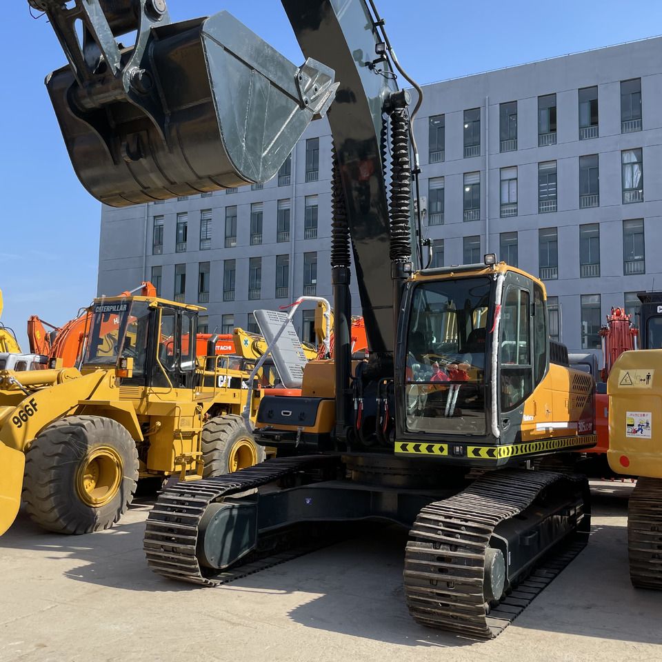 2023 Hyundai R305LC-9T crawler excavator front view 2023 Hyundai R305LC-9T crawler excavator front view
