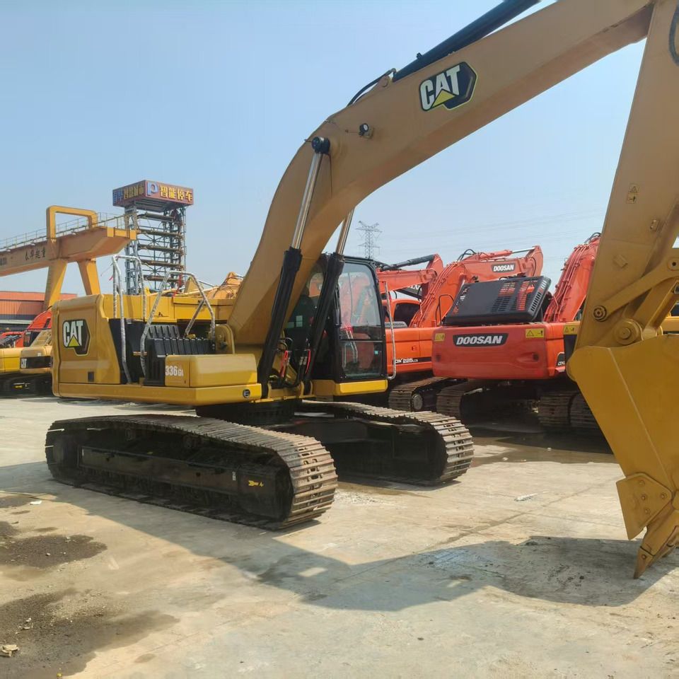 2022 Caterpillar 336GC crawler excavator, side profile view 2022 Caterpillar 336GC crawler excavator, side profile view