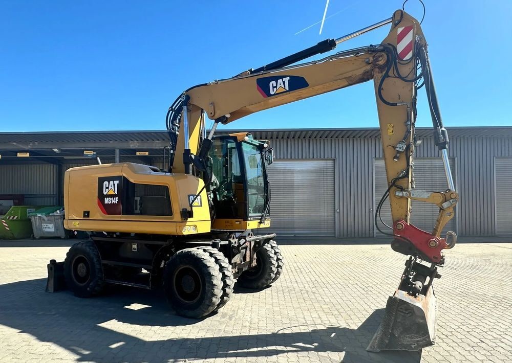 2018 Caterpillar M314F wheel excavator, side view