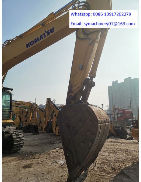2019 Komatsu PC450-8 crawler excavator boom and bucket view 2019 Komatsu PC450-8 crawler excavator boom and bucket view