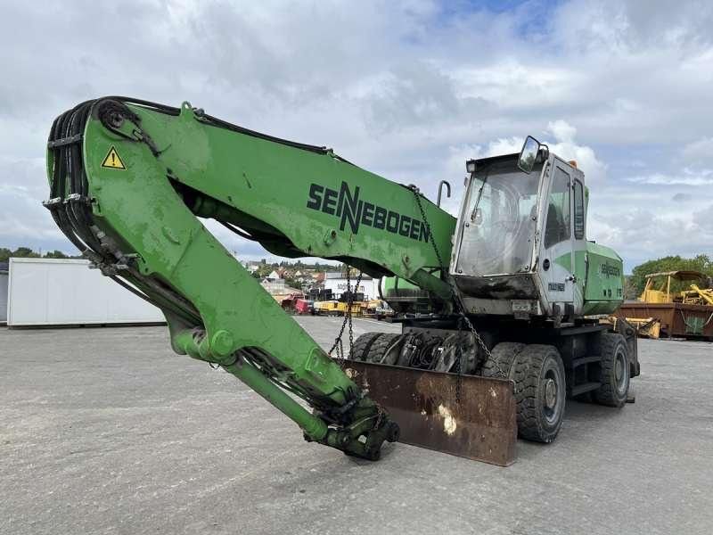 2010 Sennebogen 818 material handler, side view 2010 Sennebogen 818 material handler, side view