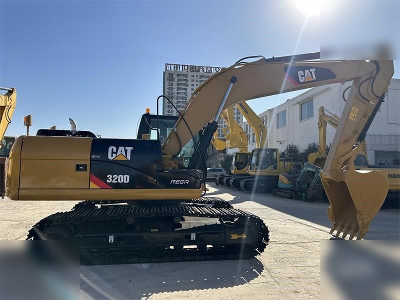 2020 Caterpillar 320D crawler excavator, side view 2020 Caterpillar 320D crawler excavator, side view