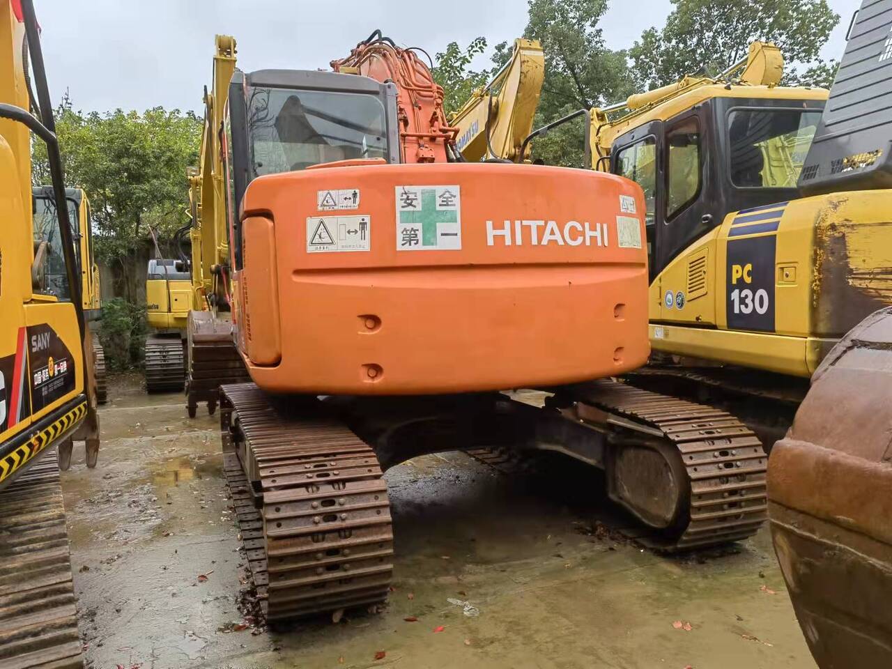 2016 Hitachi ZX135US crawler excavator, rear view 2016 Hitachi ZX135US crawler excavator, rear view