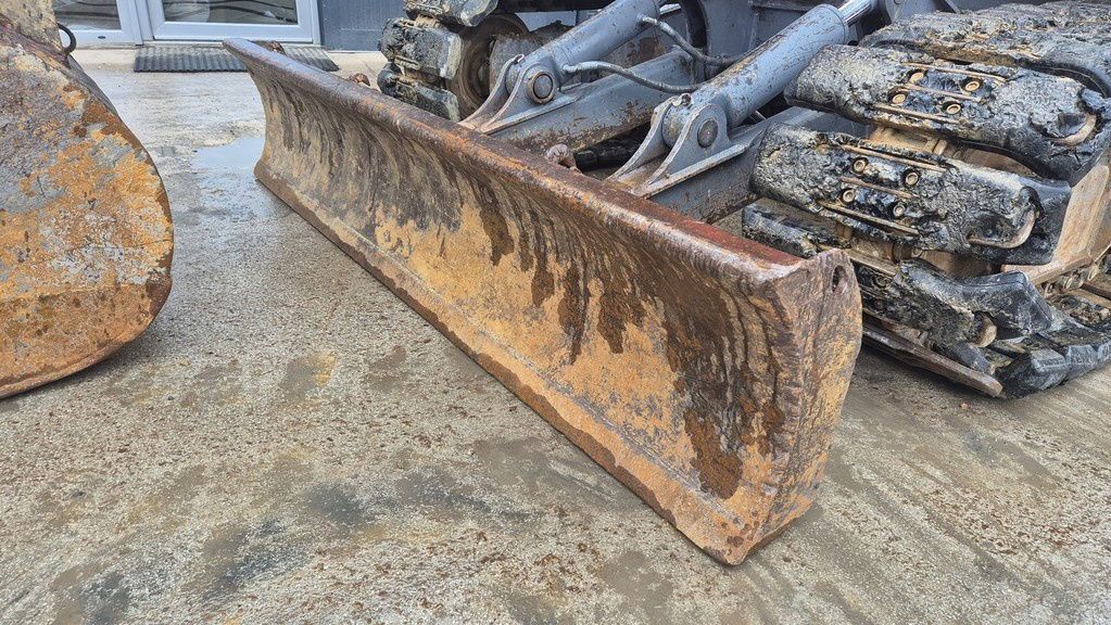 2012 Takeuchi TB1140 crawler excavator dozer blade view