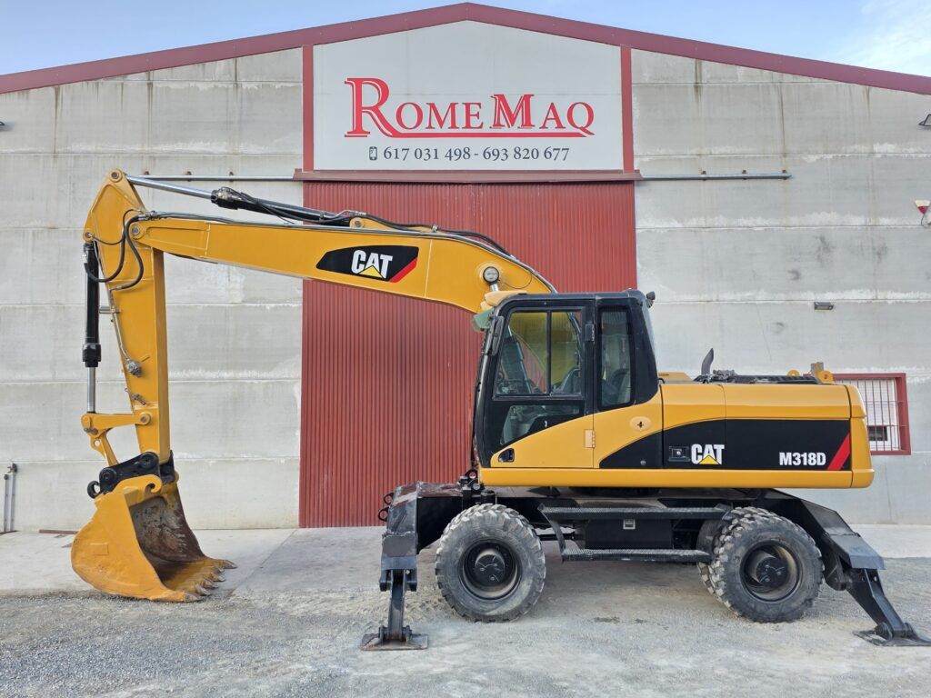 2007 Caterpillar M318D wheel excavator, side view