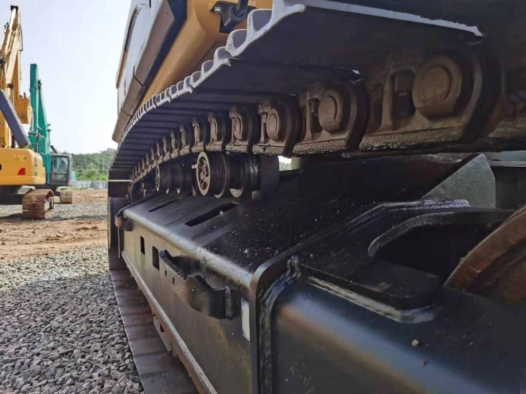 2023 Caterpillar 336D crawler excavator undercarriage view 2023 Caterpillar 336D crawler excavator undercarriage view