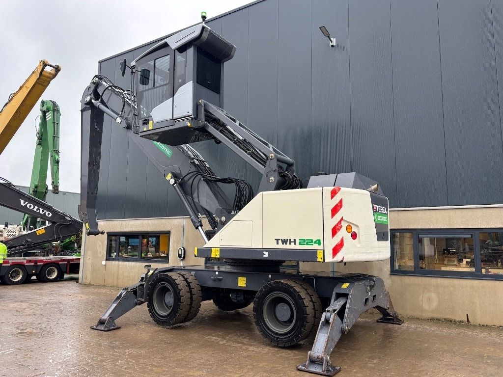 2021 Terex TWH 224 material handler, side view