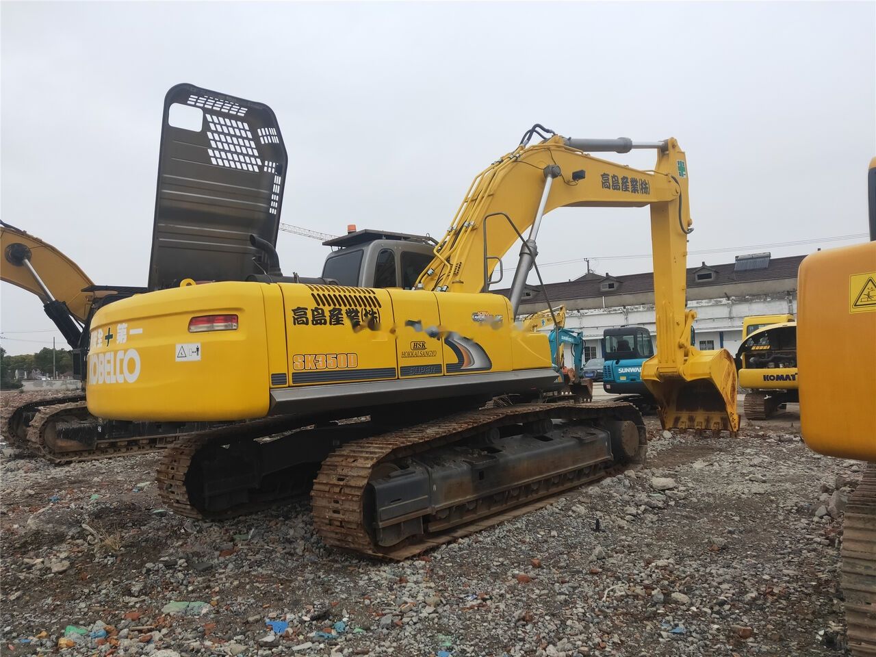Kobelco SK350D crawler excavator, rear three-quarter view Kobelco SK350D crawler excavator, rear three-quarter view